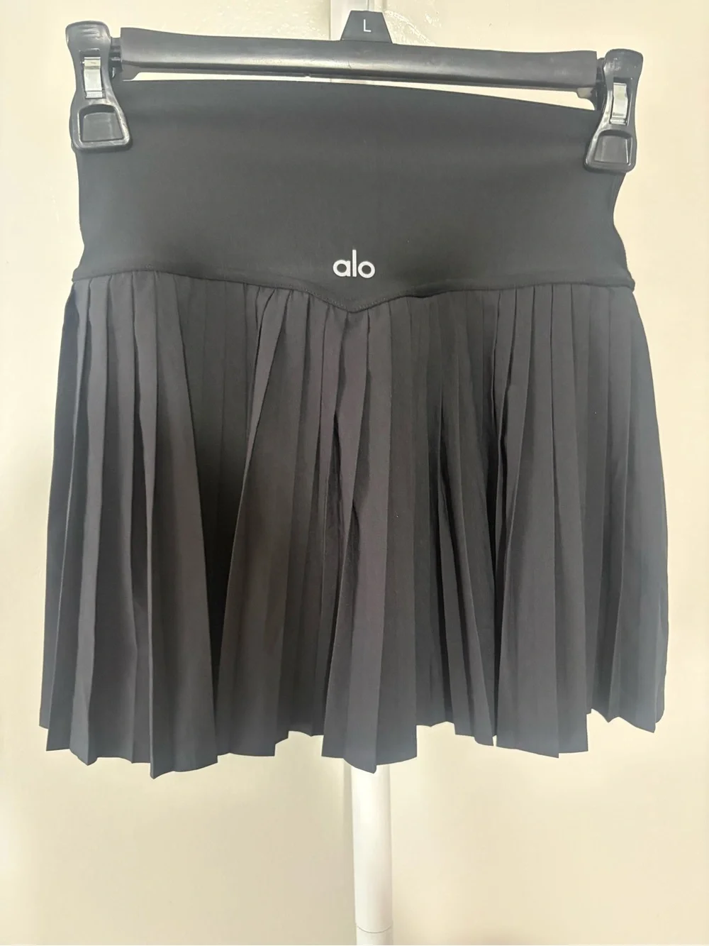 ALO Yoga Black Pleated Mini Skirt with Logo Waistband